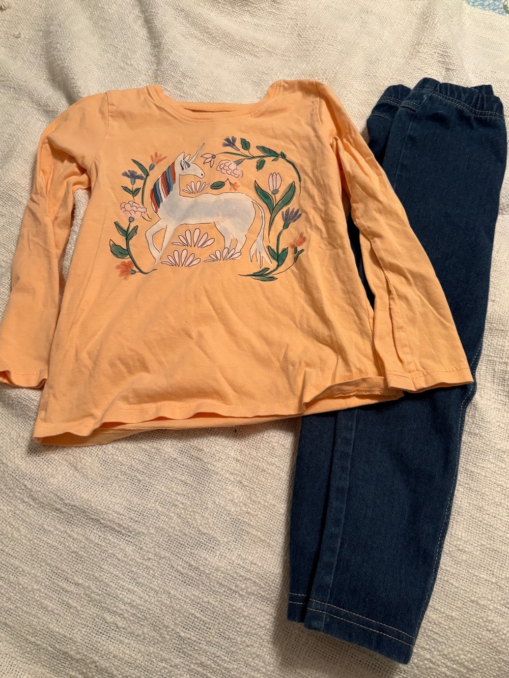 Tea Collection Girl’s Peach Top with Unicorn Graphic and Skinny Jeans size 5
